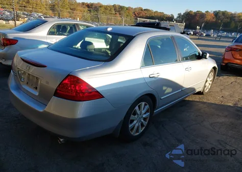 2007 Honda Accord 3.0 Ex z USA, uszkodzony, nr VIN 1HGCM66527A069950